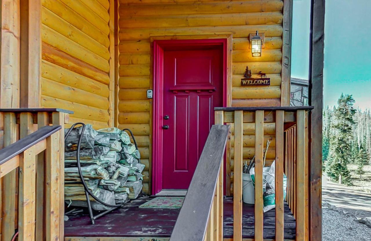 The Red Door Retreat Villa Brian Head Exterior photo